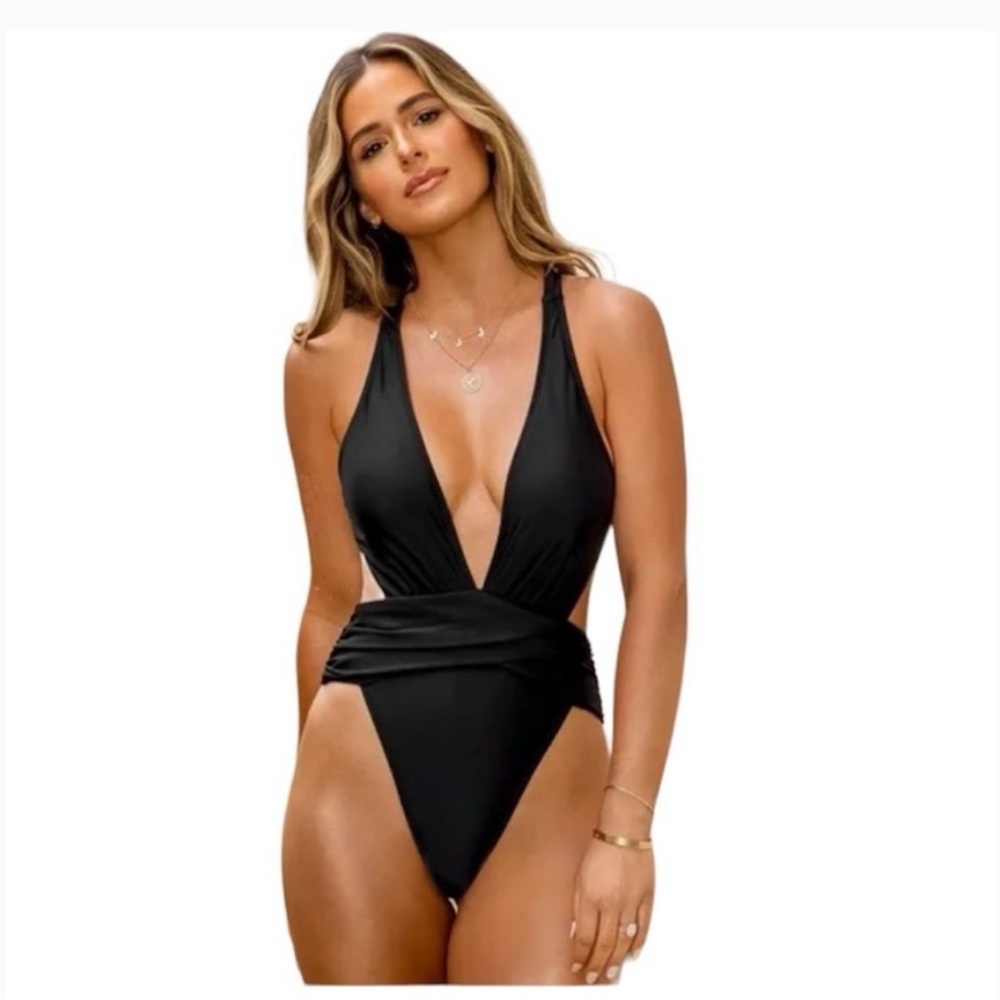Cupshe Plunge One-Piece Swimsuit - Black NWT - Medium